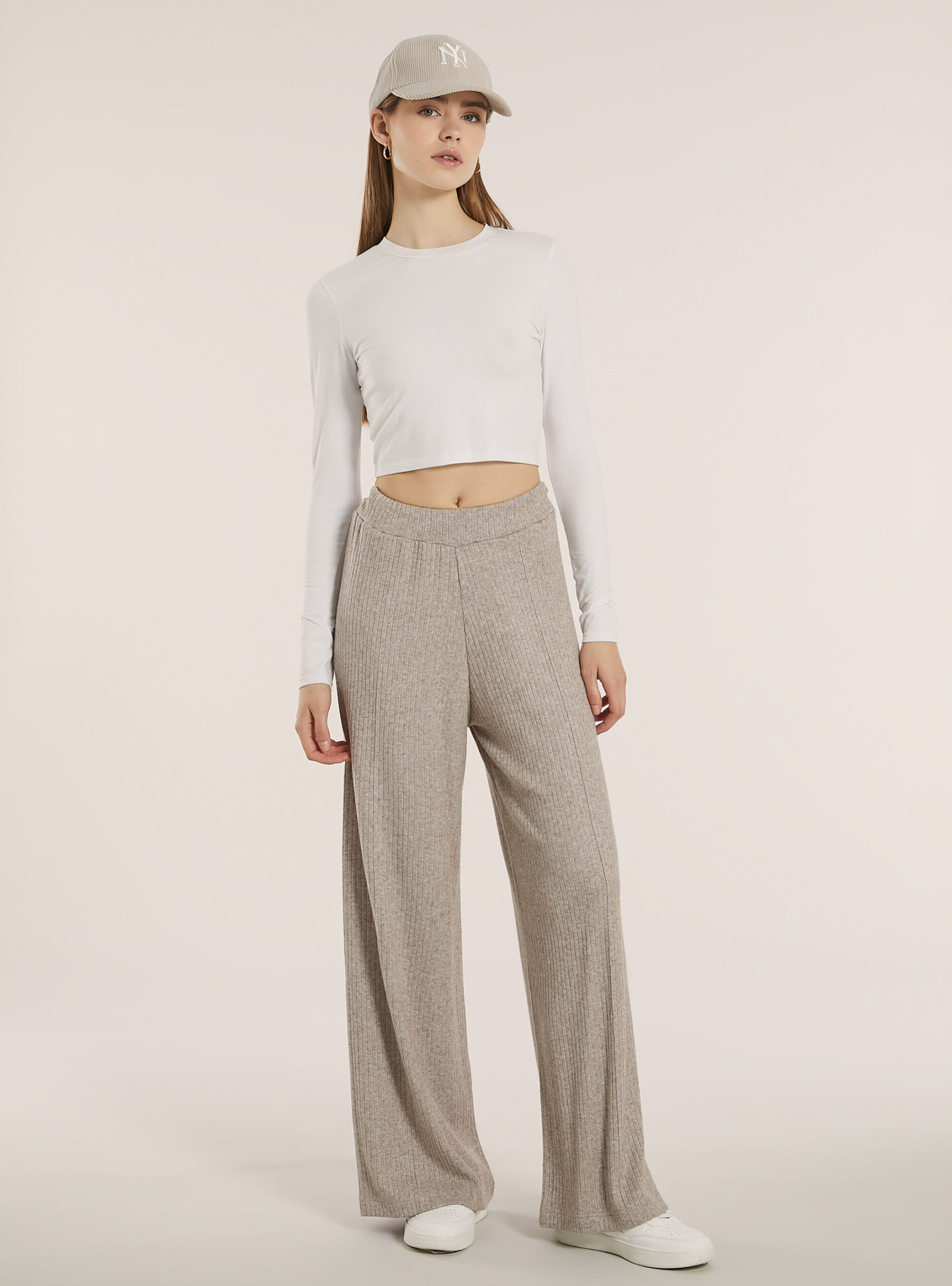 pantaloni-in-maglia-462ura-1.jpg